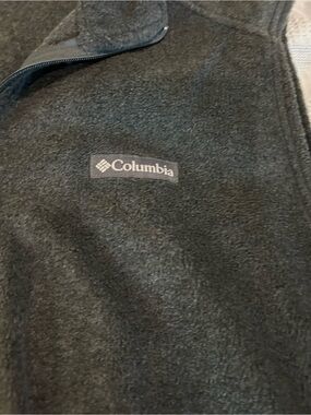 Columbia Black Fleece Pullover with Logo Patch